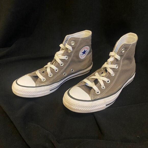 Converse High Tops. Womens 6. Mens 5. Light Grey. - Picture 2 of 8